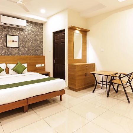 Treebo Trend Cmks Gulmohar Suites Kochi Eksteriør billede
