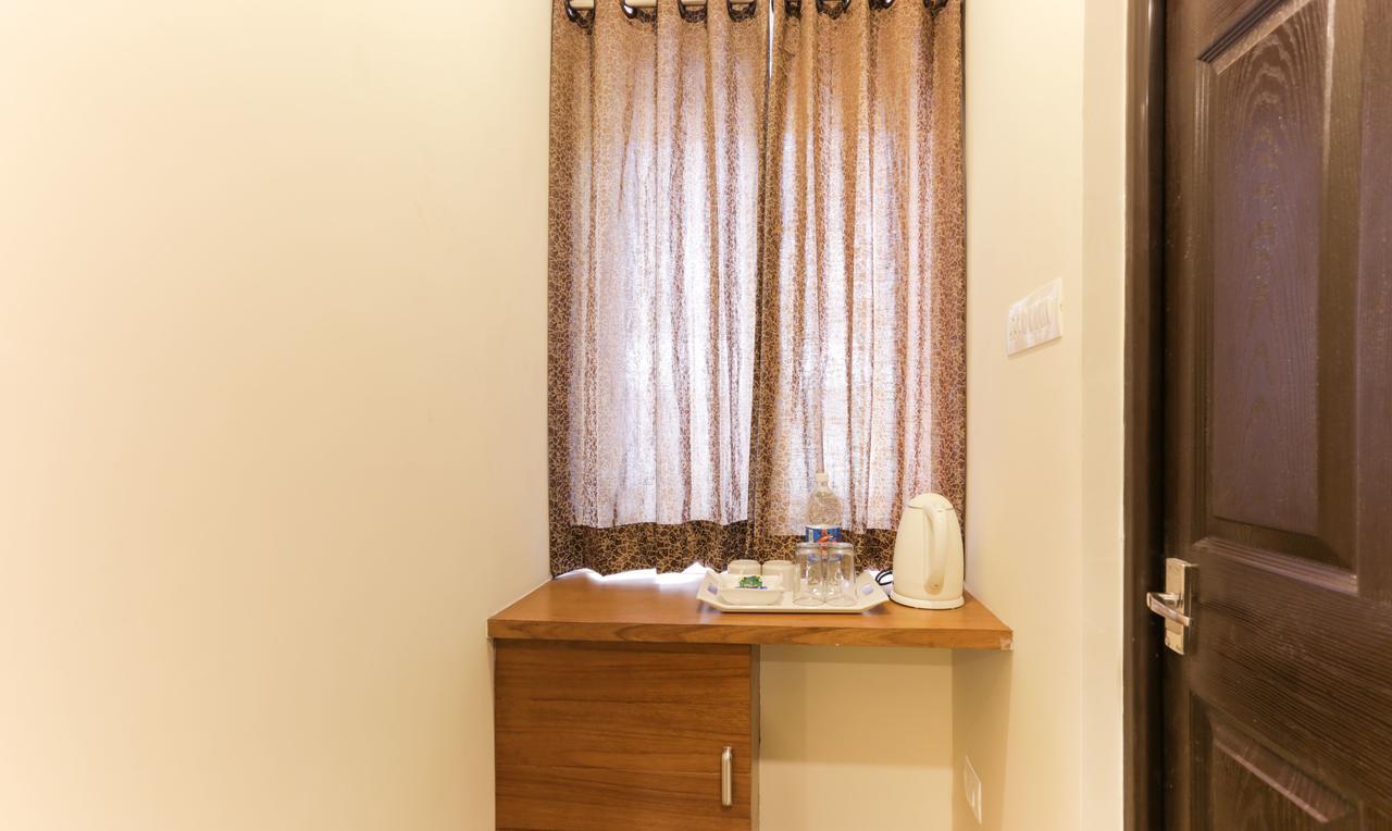 Treebo Trend Cmks Gulmohar Suites Kochi Eksteriør billede